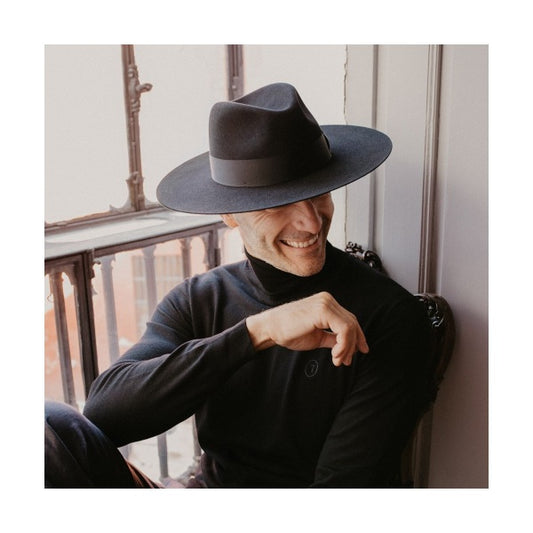 Manila wool hat, cup style