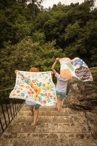 Verb to do pink flowers Scarf